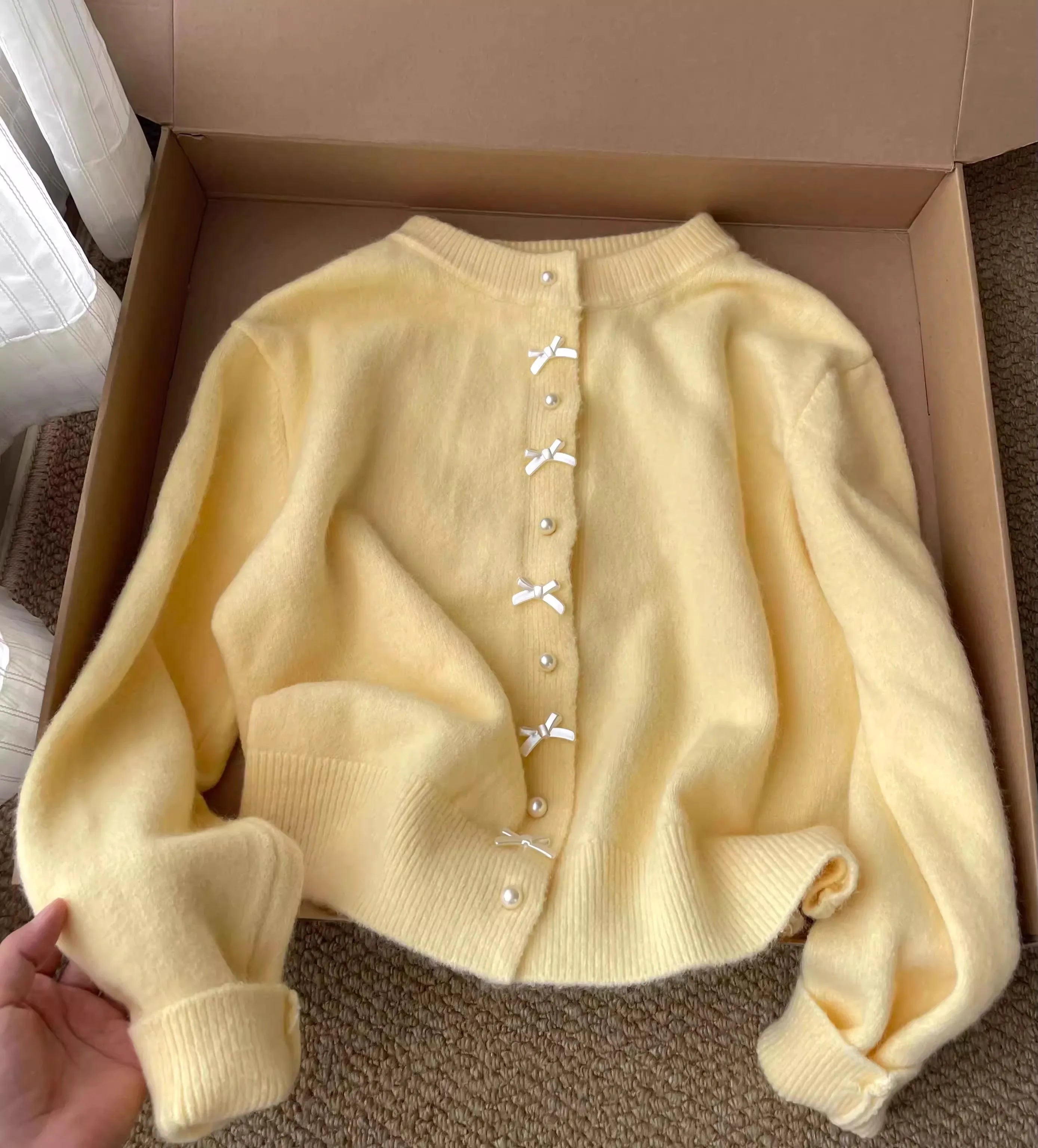 Women's Sweater Gentle Style Long Sleeve Pearl Button Top Spring Autumn New O-Neck Sweet Bow Yellow Knitted Cardigan Coat